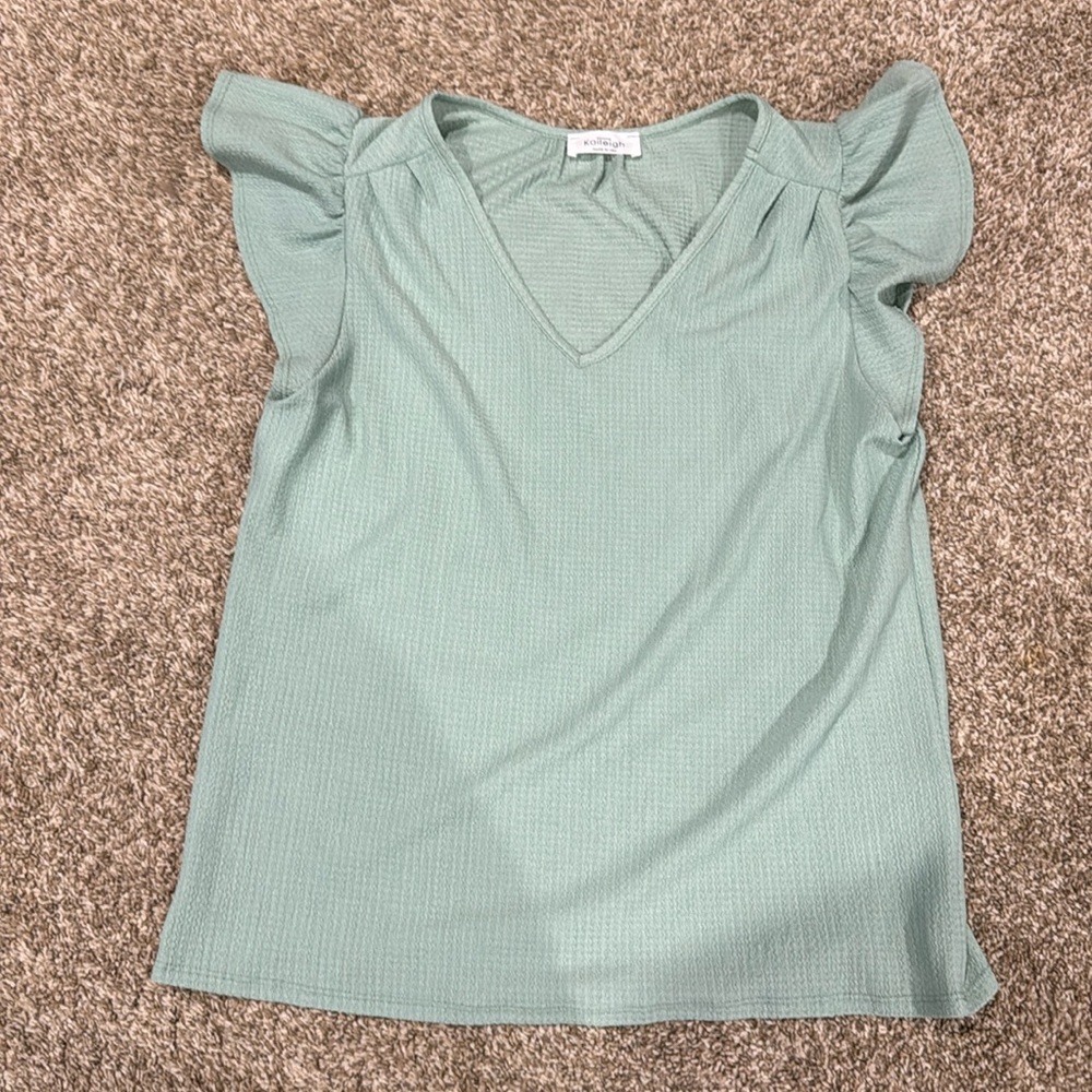 Green summer top size medium